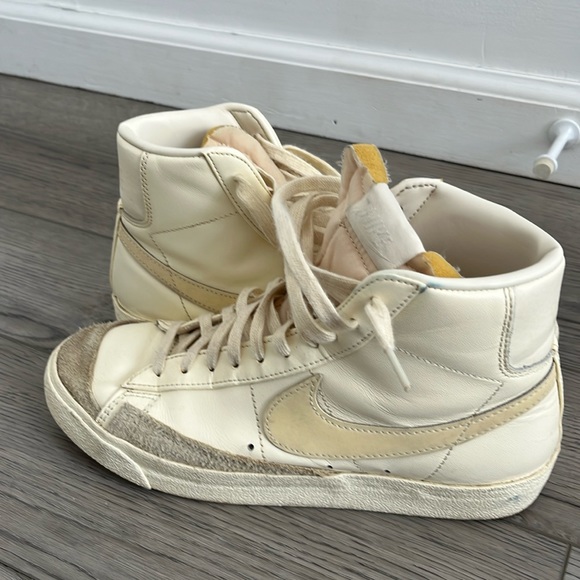 All cream Nike blazers - Picture 1 of 4
